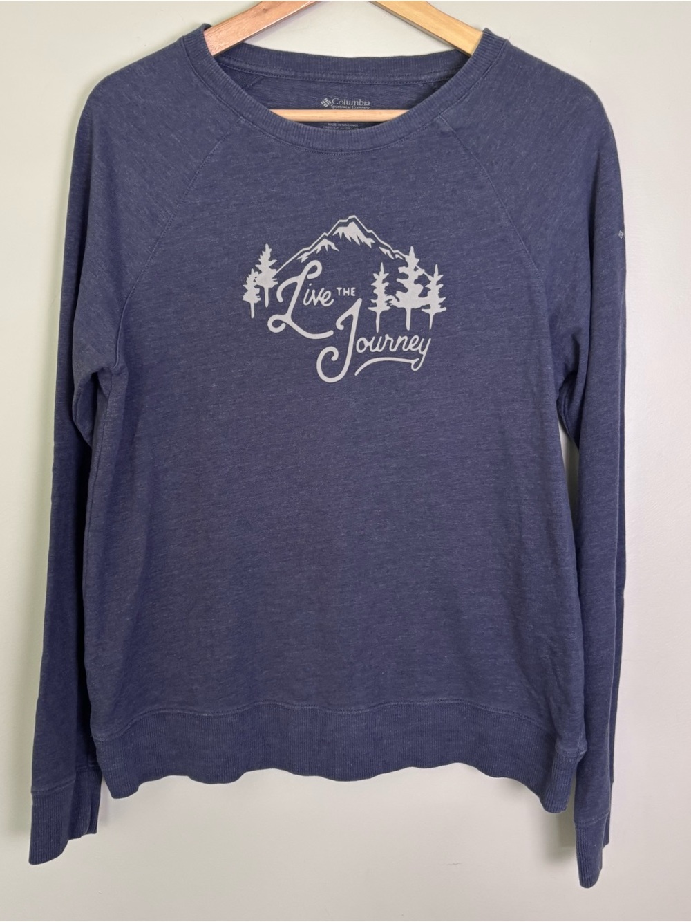 Columbia Sportswear "Live the Journey" Blue Sweatshirt-Women's Size M-Trees